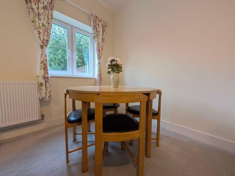 Property photo 3 of 12 Photo 4