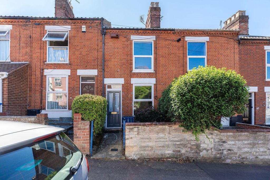 Property photo 1 of 18