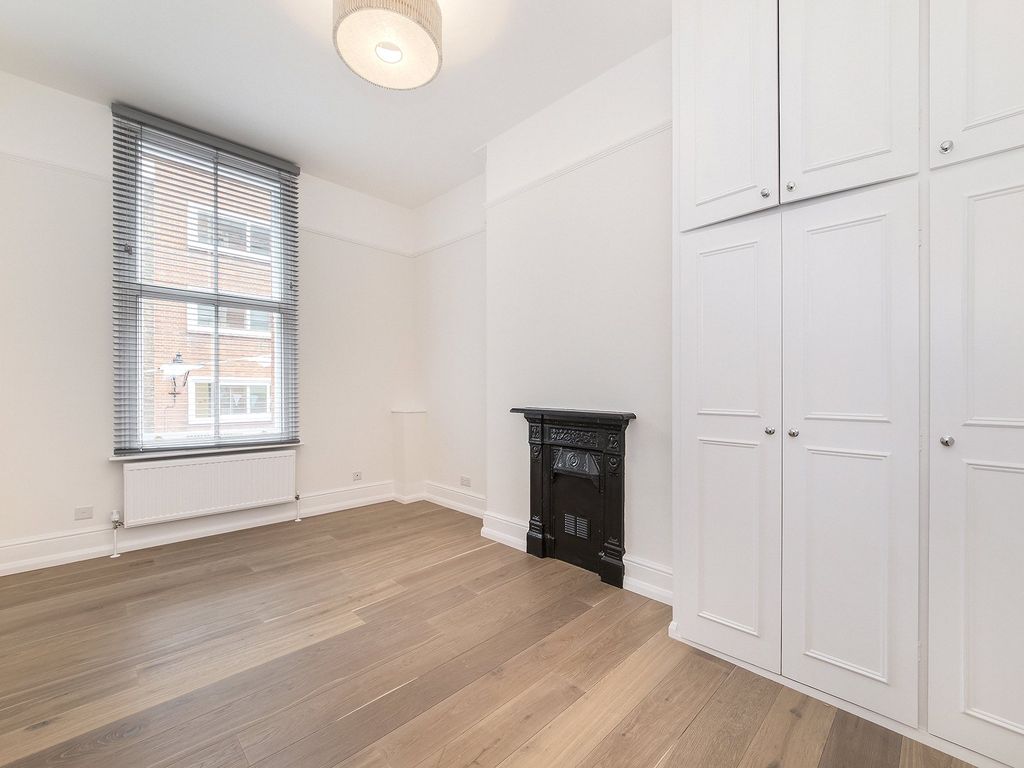 Property photo 3 of 12 Shaftesbury Avenue