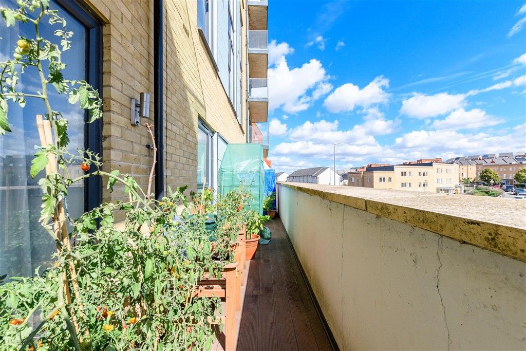 Property photo 3 of 11 Balcony