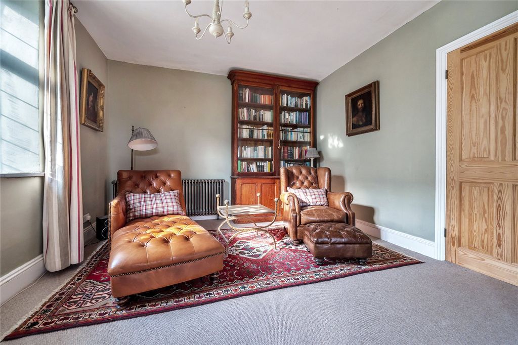 Property photo 2 of 22 Sitting Room
