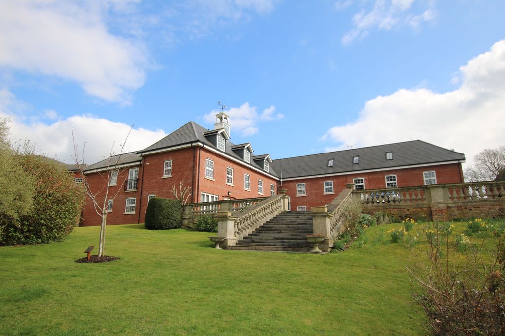 Property photo 1 of 10 26Maynardhousei