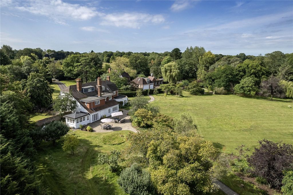 Property photo 3 of 38 Outwood House