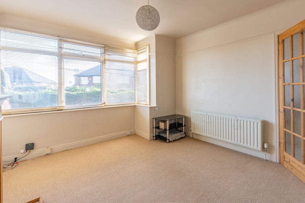 Property photo 3 of 15 Hollinparkmount6