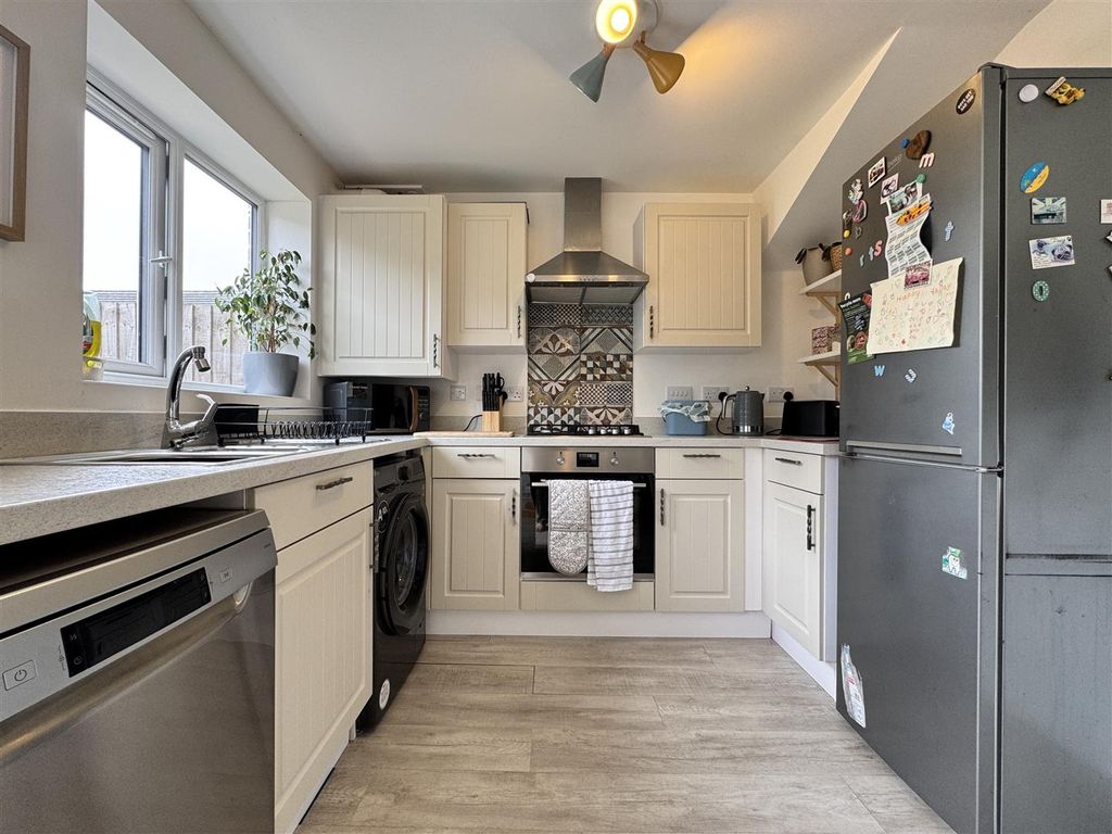 Property photo 3 of 20 Kitchen Diner