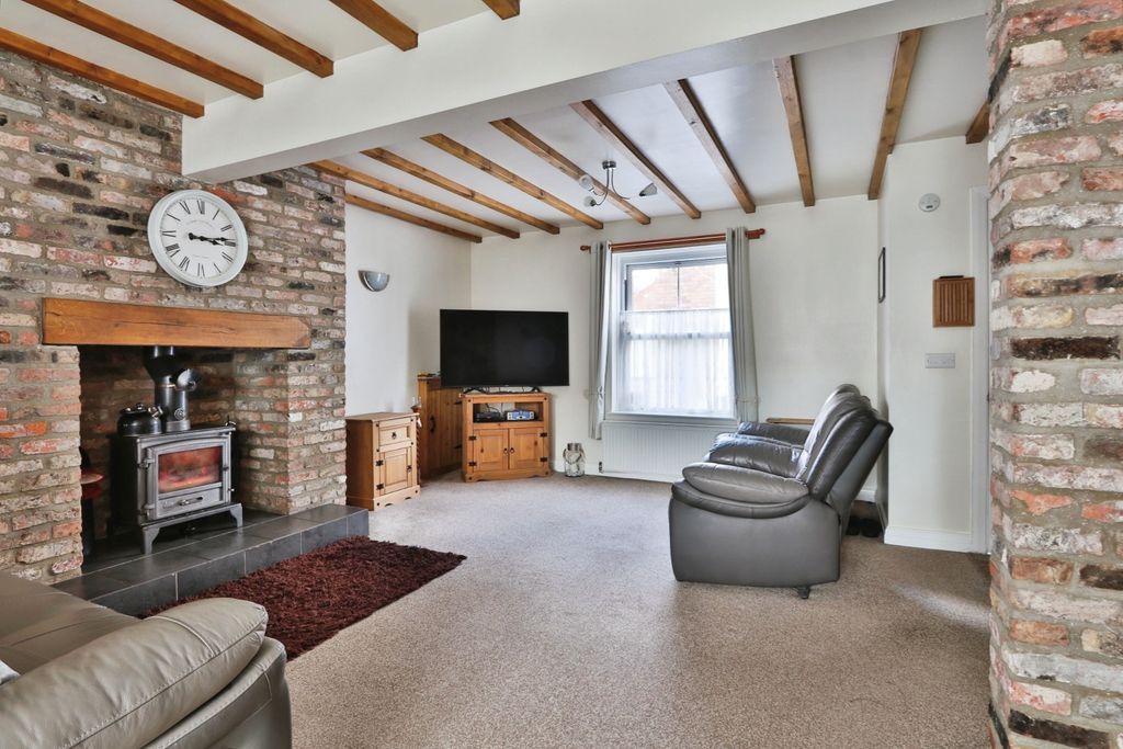 Property photo 2 of 16 3973435