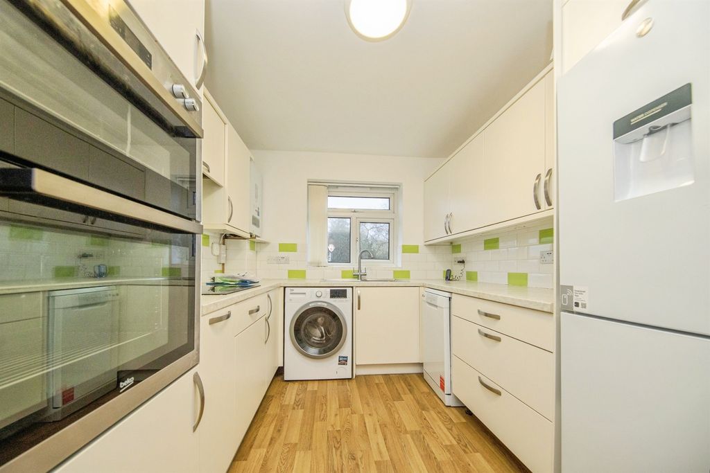 Additional image 6 of 2 bed flat for saleHolland Road, Frinton-On-Sea CO13