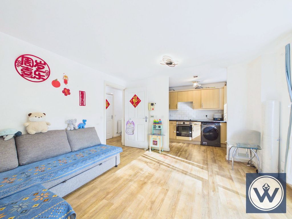 Property photo 2 of 17