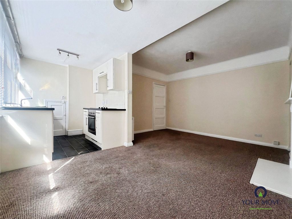 Property photo 2 of 9 Picture No. 12