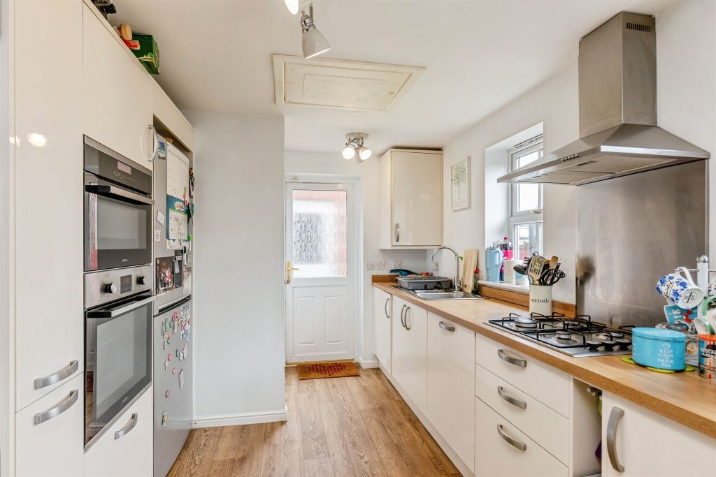 Property photo 2 of 20