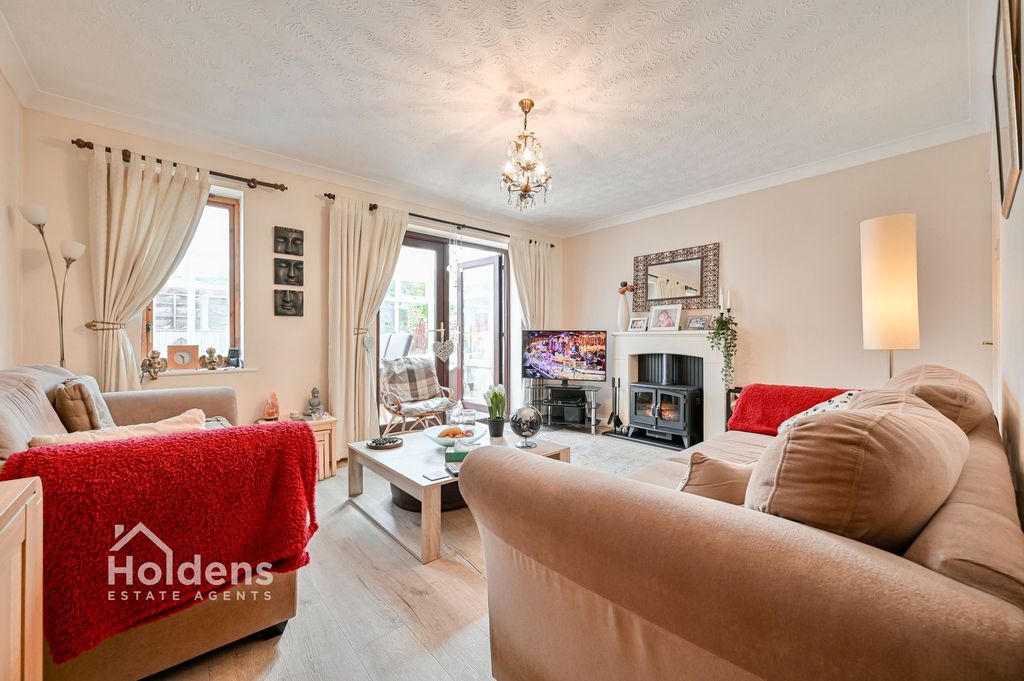 Property photo 2 of 18