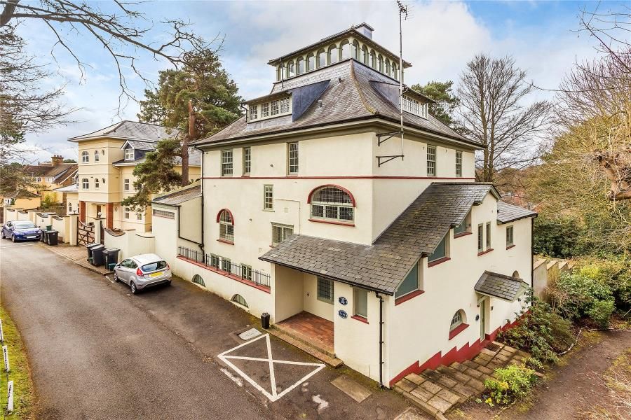 Property photo 2 of 12