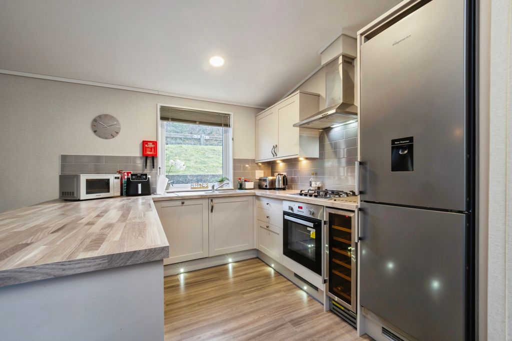 Property photo 3 of 15 Kitchen