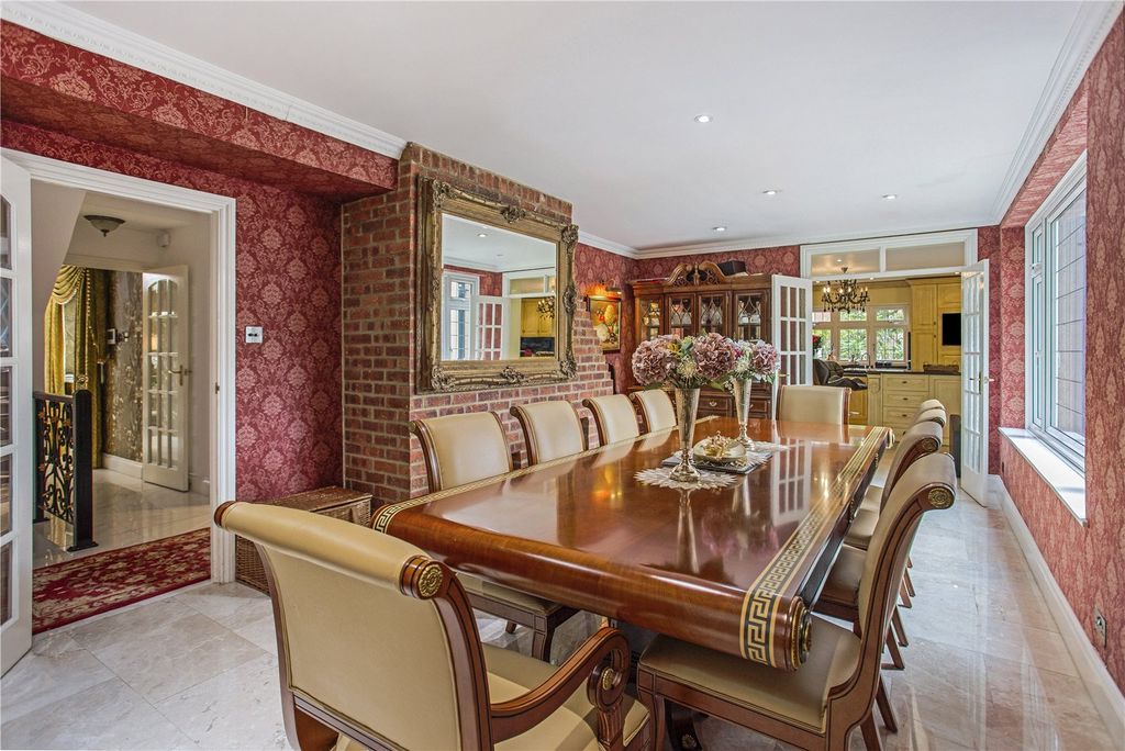 Property photo 3 of 26 Dining Room