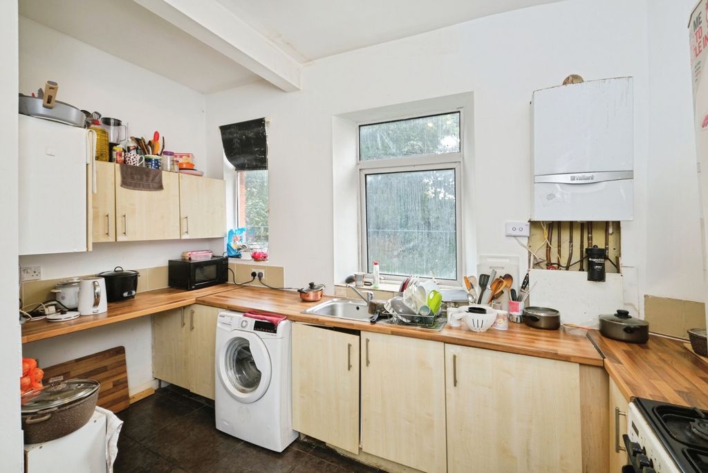 Property photo 3 of 17 Photo