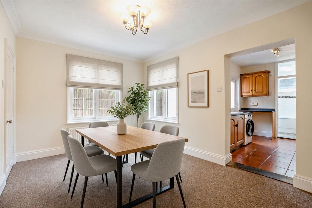 Property photo 3 of 17 Dining Room.Jpg