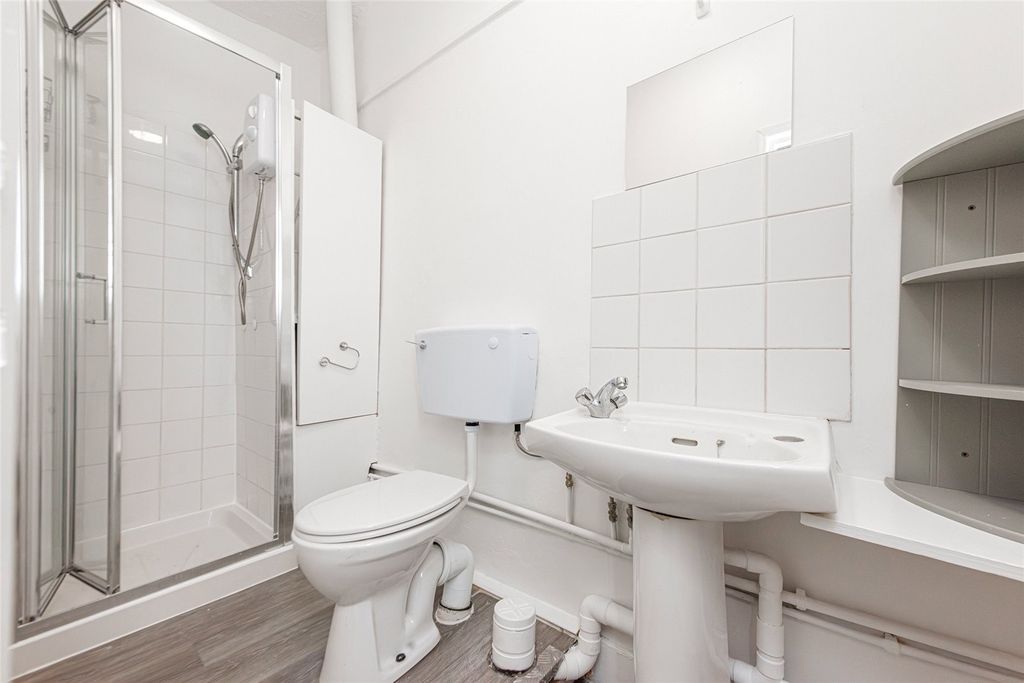 Property photo 3 of 6 Picture No. 15