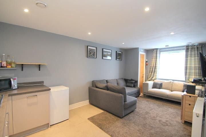 Property photo 2 of 8 Lounge