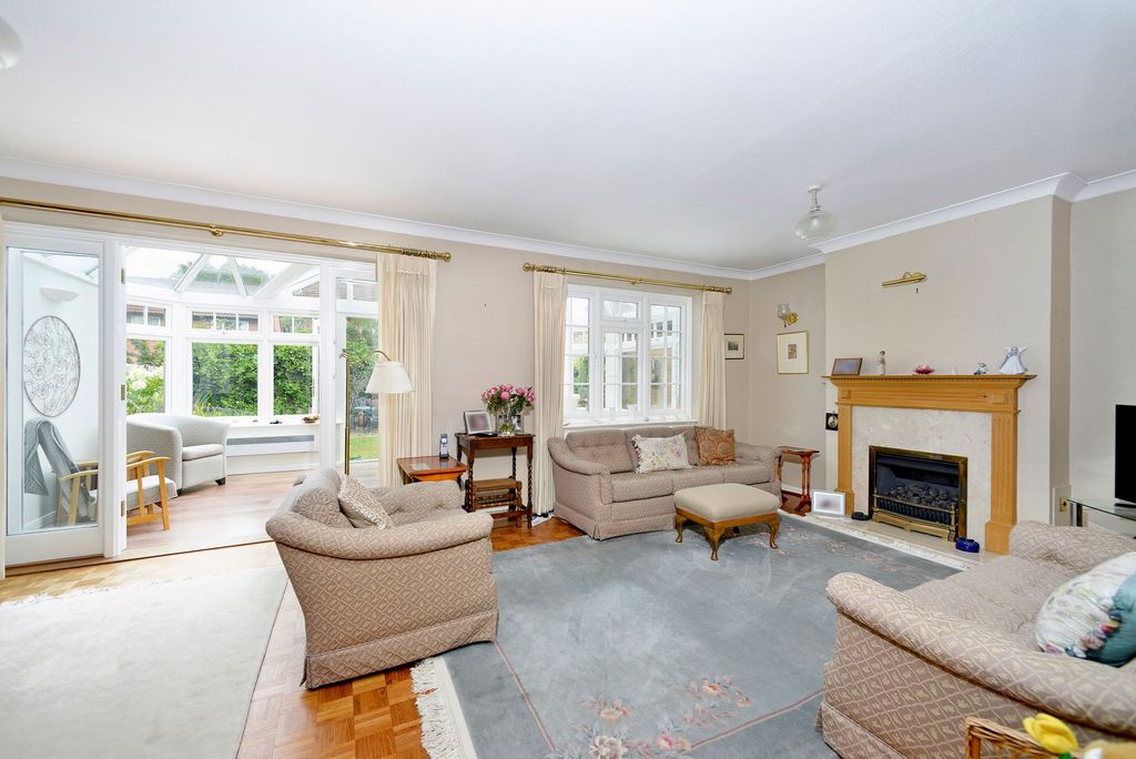 Property photo 2 of 17