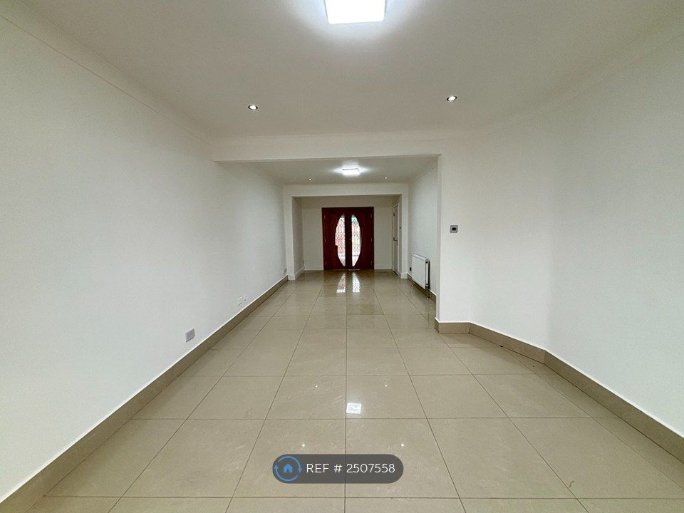 Property photo 2 of 26