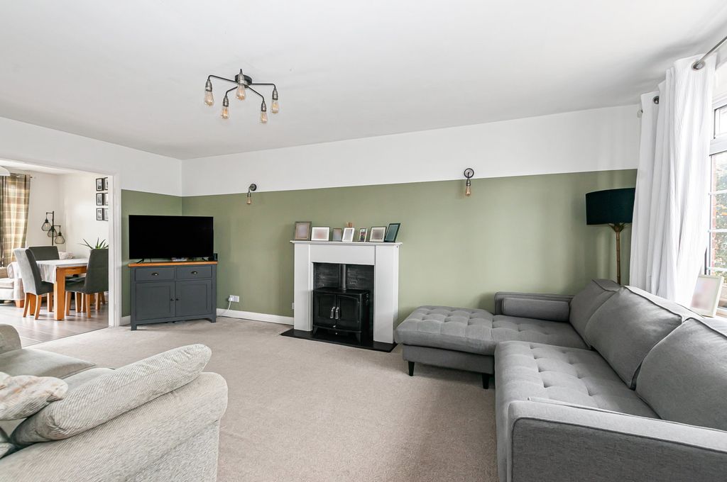 Property photo 2 of 20