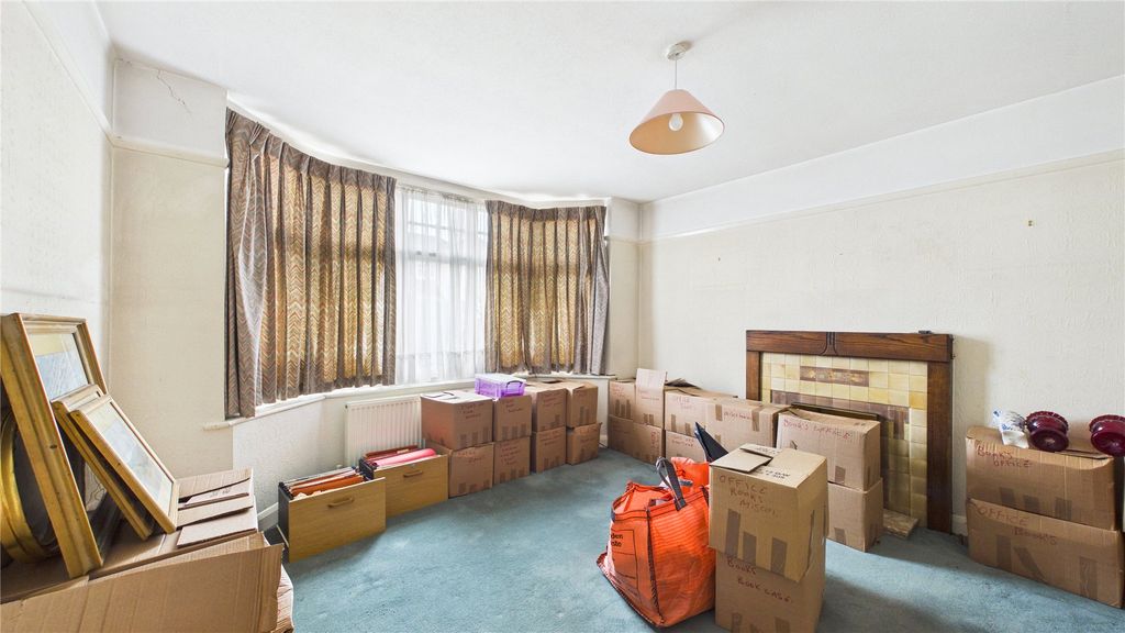 Property photo 3 of 14 Picture 3