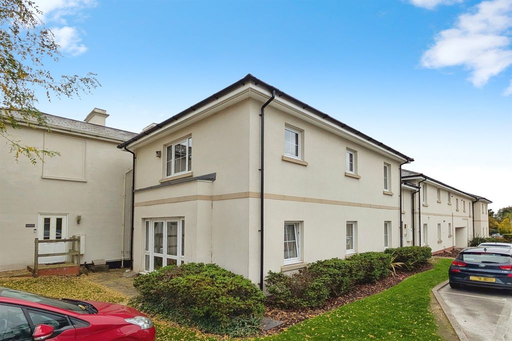 Property photo 1 of 9 (Main)