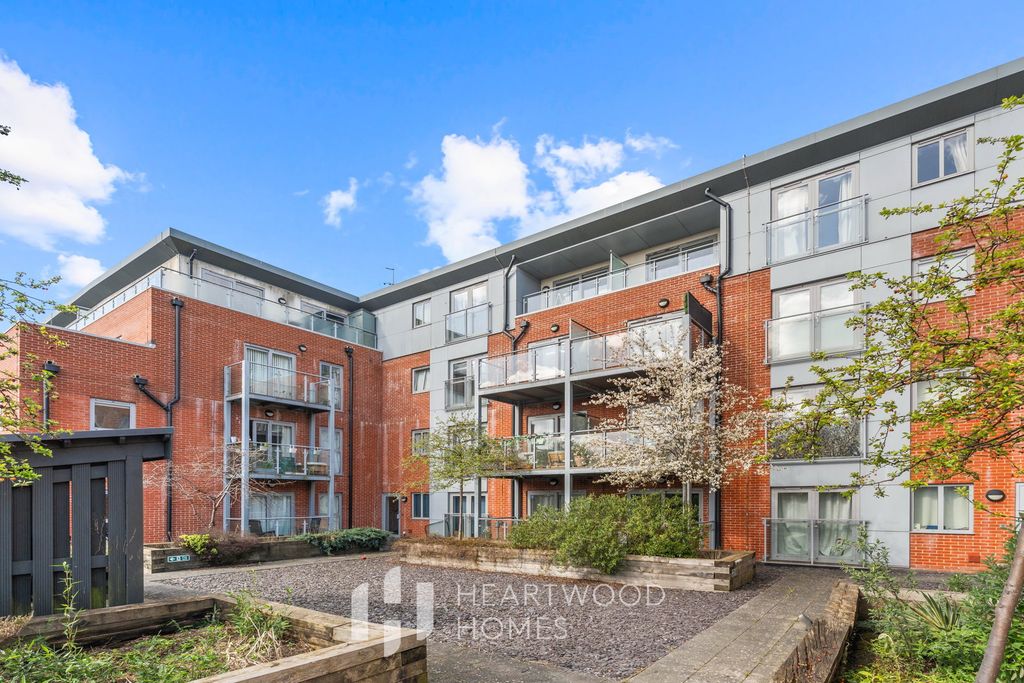 Property photo 1 of 18