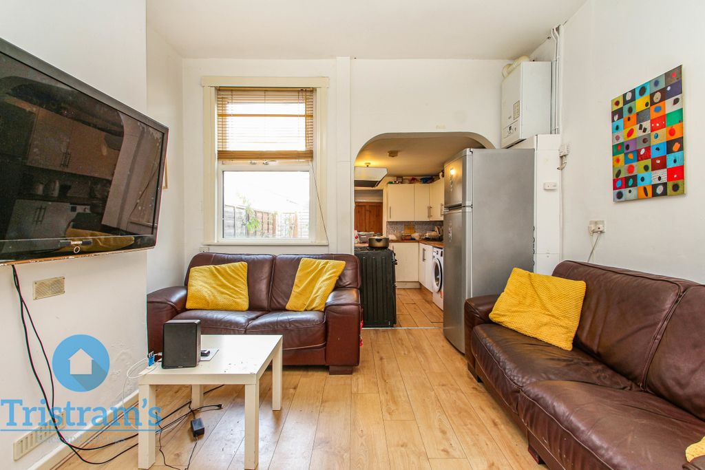 Property photo 2 of 16 Img_2852