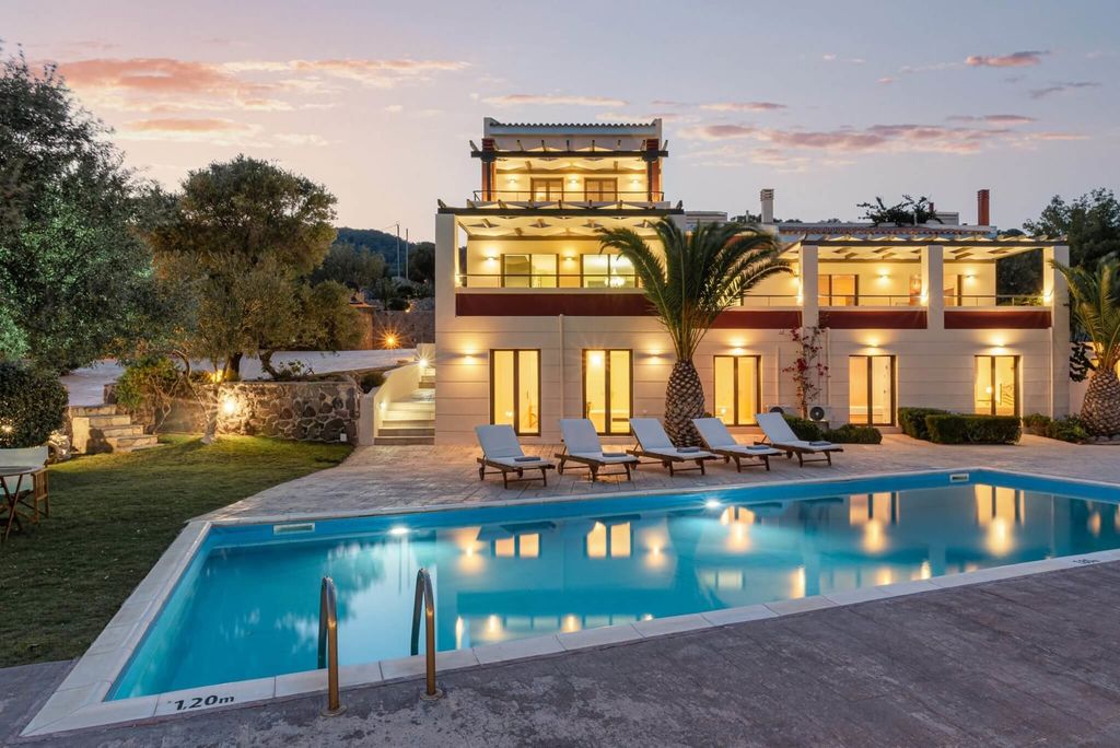 Property photo 1 of 28 Elegant Sea-View Villa Surrounded By Nature, Aegina