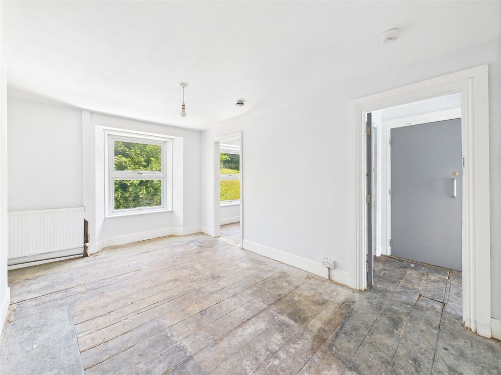 Property photo 2 of 15 Picture No. 05
