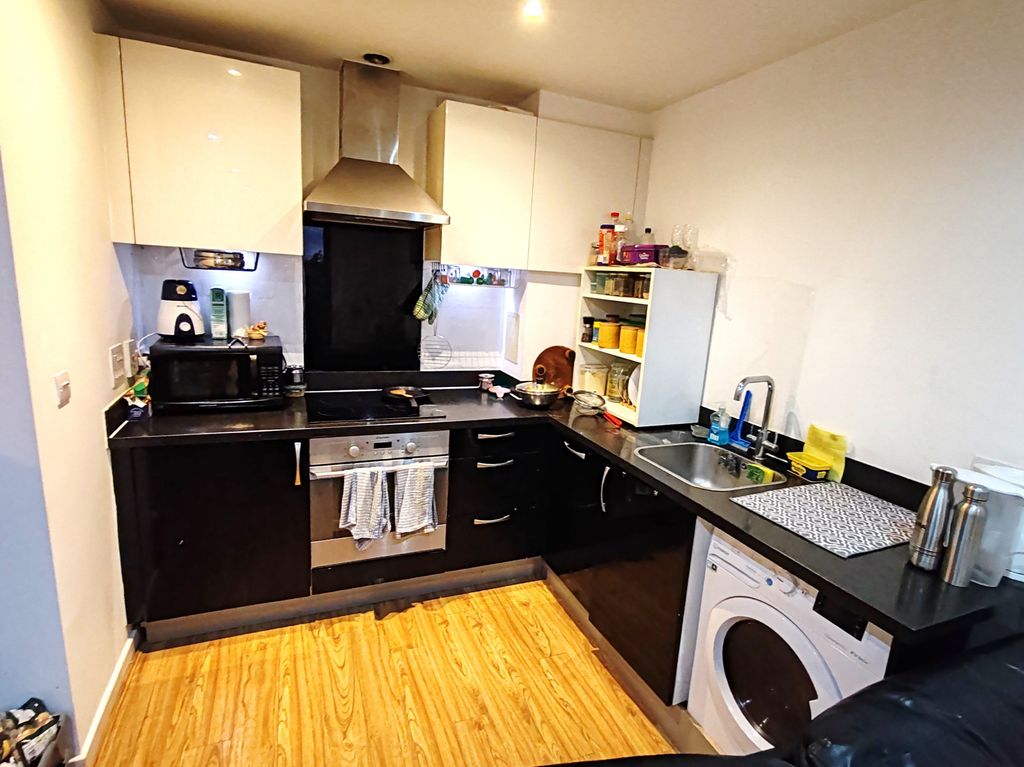 Property photo 3 of 6