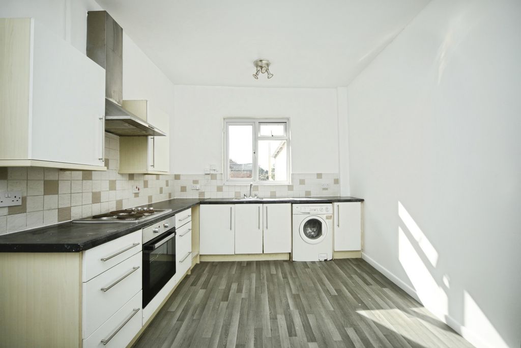 Property photo 2 of 12 Pbox-Img.Jpg