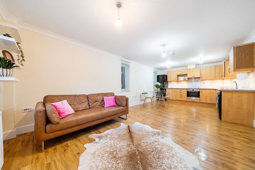 Property photo 3 of 17 1498938-3-6A6c69E...