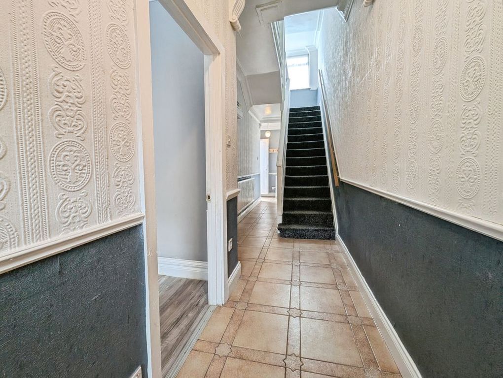 Property photo 3 of 16 Photo 9