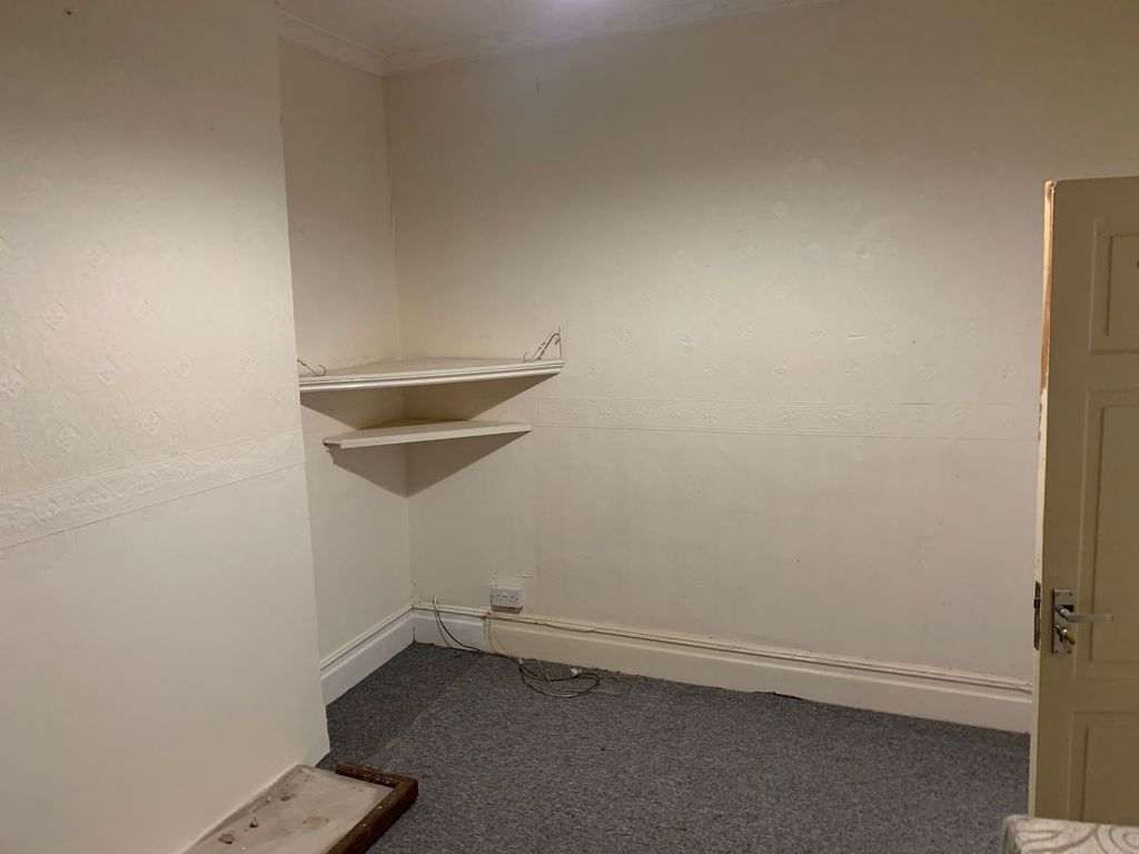Property photo 2 of 9 Bright Bedroom Corner With Handy Built-In Storage...