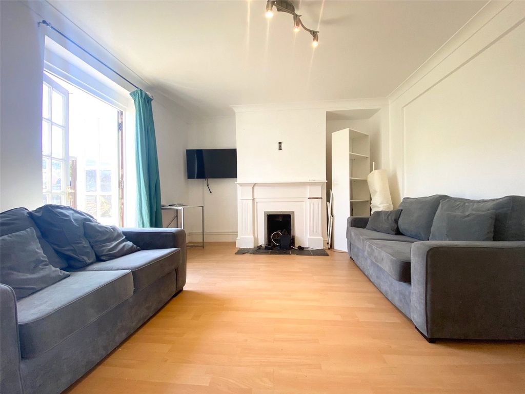 Property photo 2 of 11 Picture No. 10