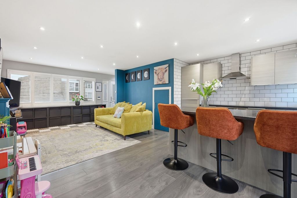 Property photo 3 of 12 Open Plan Living