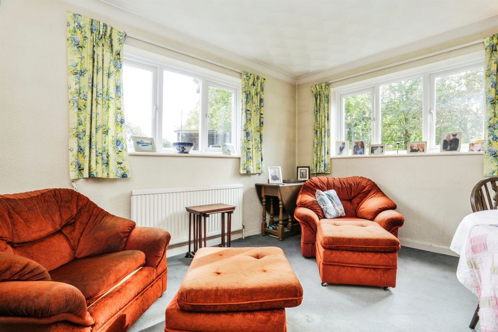 Property photo 3 of 17