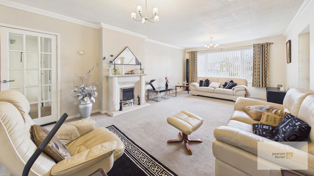 Property photo 3 of 14 Living Room