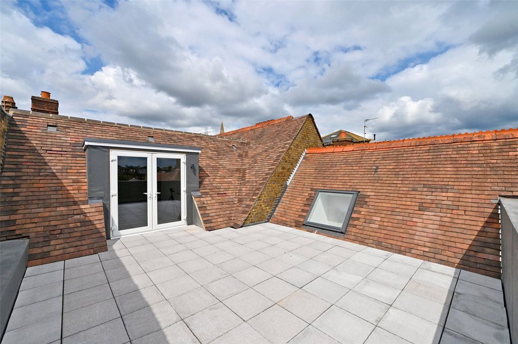 Property photo 2 of 9 Terrace