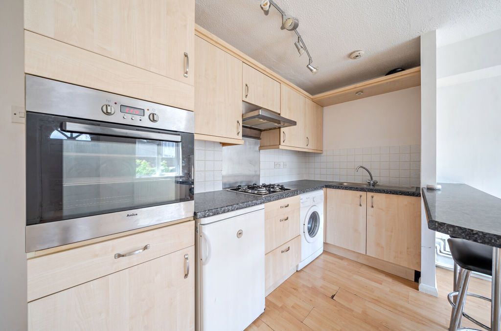 Property photo 3 of 13 Kitchen