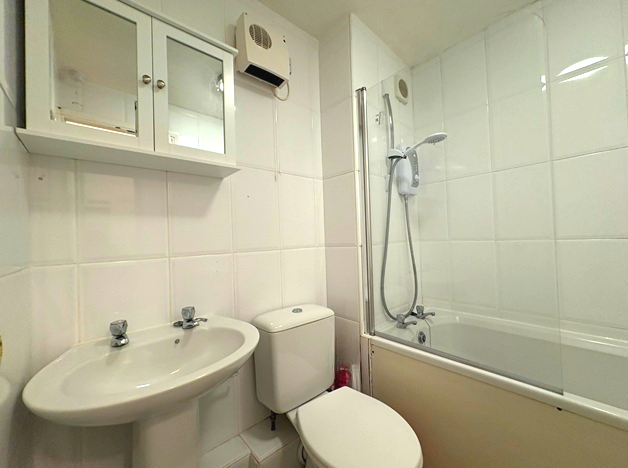 Property photo 3 of 4 Bathroom