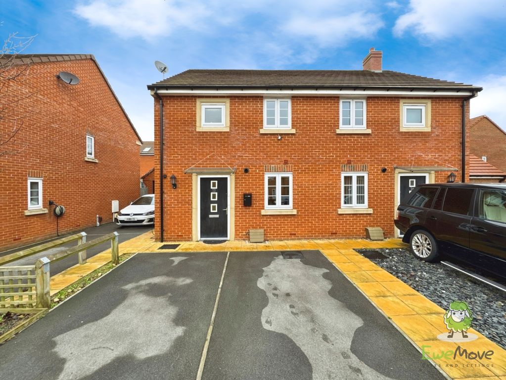 Property photo 1 of 15 Front