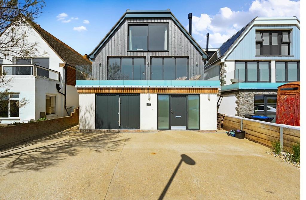 Property photo 3 of 26 Picture No. 41