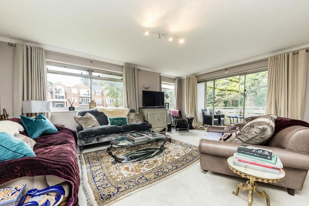 Property photo 2 of 8