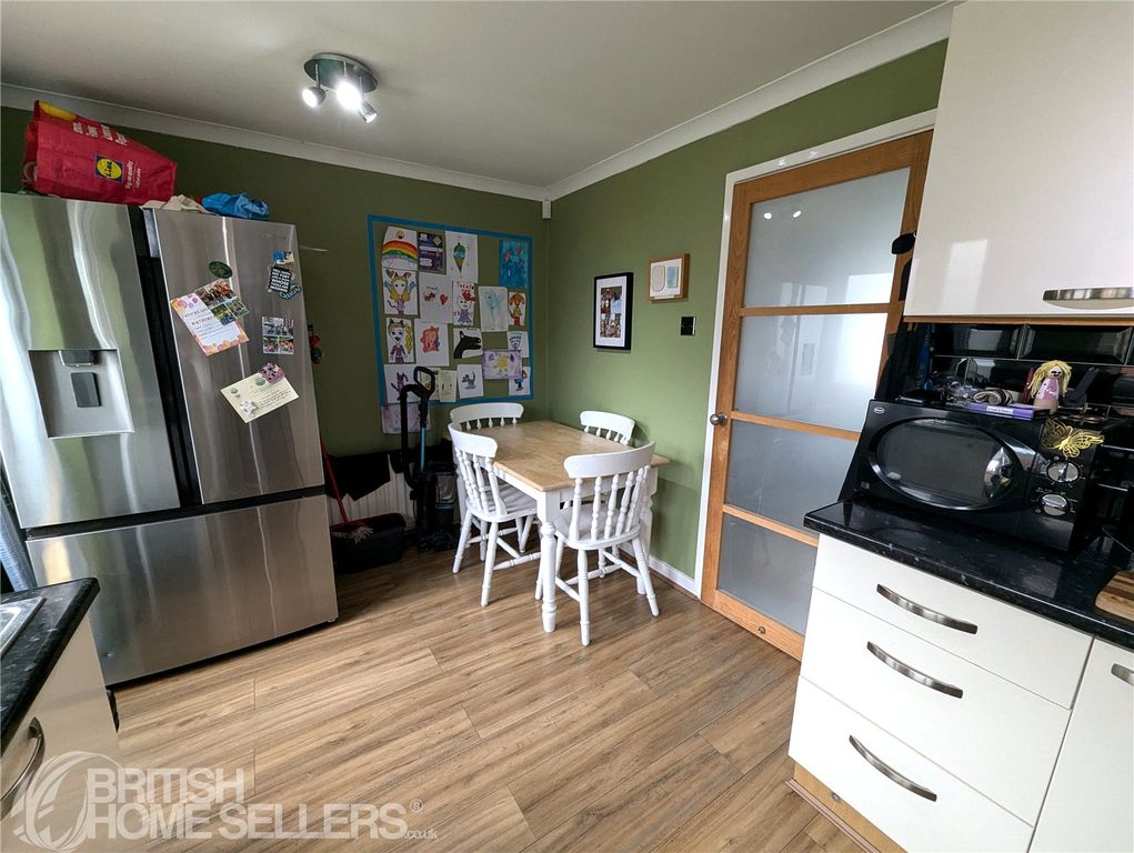 Property photo 3 of 12 Picture No. 11
