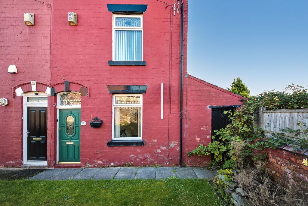 Property photo 1 of 17