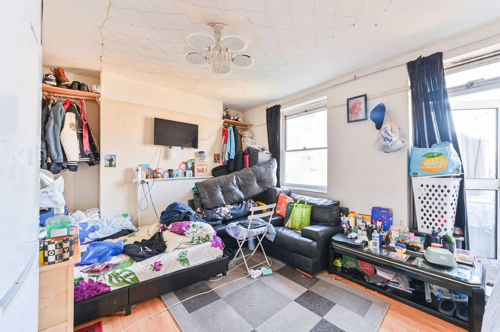 Property photo 3 of 9