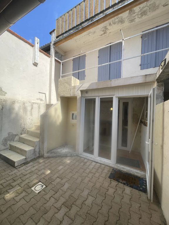Property photo 1 of 12 Main Exterior View